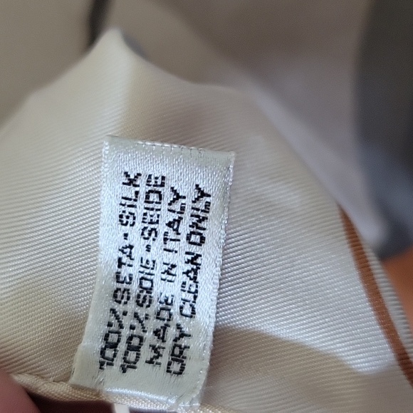 Made in Italy CHANEL 100% Silk Scarf - Picture 7 of 11